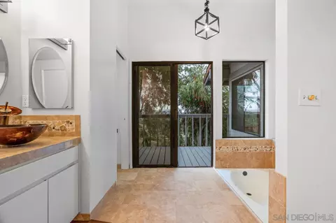 Bath - 5299 Olive Hill Rd, Fallbrook, CA 92028 photo 4 of 8