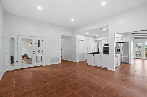 Living - 5299 Olive Hill Rd, Fallbrook, CA 92028 photo 4 of 7
