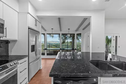 Kitchen - 5299 Olive Hill Rd, Fallbrook, CA 92028 photo 3 of 4