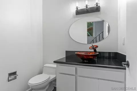 Bath - 5299 Olive Hill Rd, Fallbrook, CA 92028 photo 1 of 8