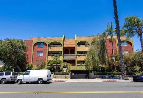3930 Centre St #204, San Diego, CA 92103