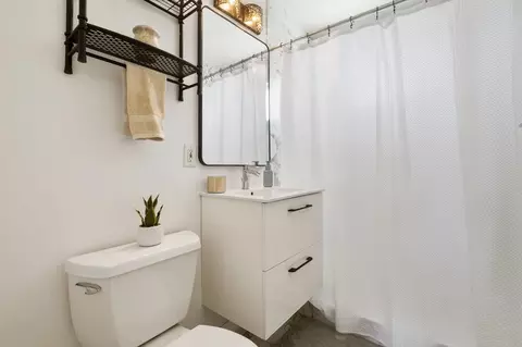 Bath - 9109 Willowgrove Ave, Santee, CA 92071 photo 1 of 1
