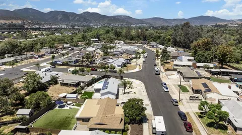 View/Area - 9109 Willowgrove Ave, Santee, CA 92071 photo 4 of 10