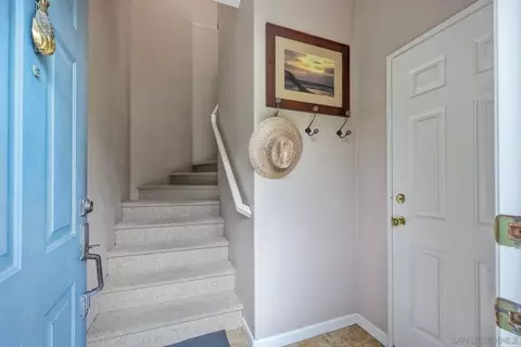 581 Silver Berry Pl, Encinitas, CA 92024 photo 3
