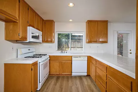2750 Wanek Rd, Escondido, CA 92027 photo 7