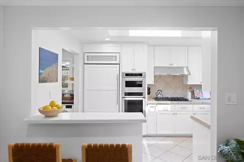 Kitchen - 208 E Glaucus St, Encinitas, CA 92024 photo 1 of 3