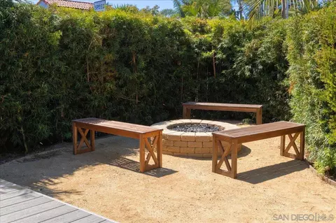 Exterior - 208 E Glaucus St, Encinitas, CA 92024 photo 8 of 8