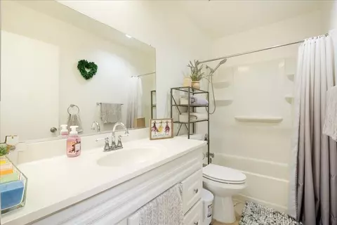 Bath - 8621 Arminda Cir #28, Santee, CA 92071 photo 2 of 2
