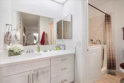 Bath - 8621 Arminda Cir #28, Santee, CA 92071 photo 1 of 2