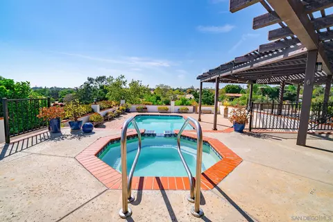 653 Tumble Creek Ln, Fallbrook, CA 92028 photo 43
