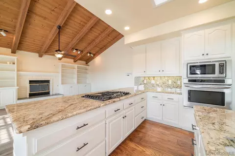 653 Tumble Creek Ln, Fallbrook, CA 92028 photo 9