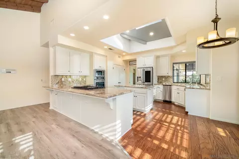 653 Tumble Creek Ln, Fallbrook, CA 92028 photo 12