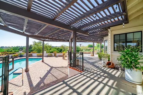 653 Tumble Creek Ln, Fallbrook, CA 92028 photo 41