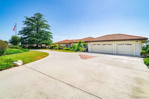 653 Tumble Creek Ln, Fallbrook, CA 92028 photo 52