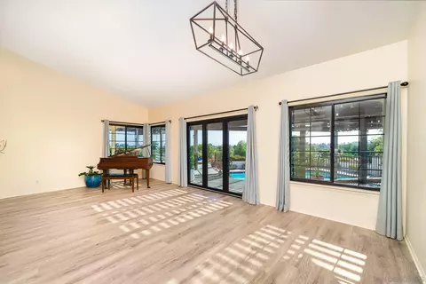 653 Tumble Creek Ln, Fallbrook, CA 92028 photo 16