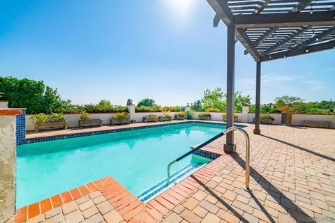 653 Tumble Creek Ln, Fallbrook, CA 92028 photo 3