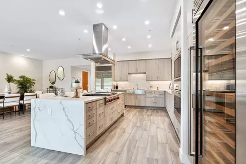 3025 Byron St #307, San Diego, CA 92106