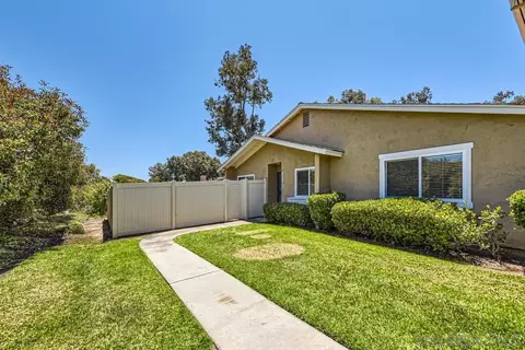 13754 Comuna Dr, Poway, CA 92064 photo 2