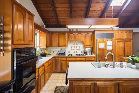 Kitchen - 952 I Ave, Coronado, CA 92118 photo 4 of 7