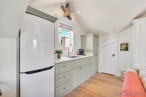 Kitchen - 1015 Olive Ave, Coronado, CA 92118 photo 7 of 8