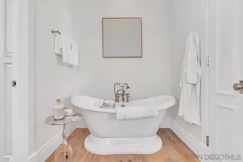 Bath - 1015 Olive Ave, Coronado, CA 92118 photo 6 of 9