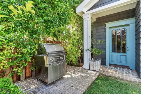 Exterior - 1015 Olive Ave, Coronado, CA 92118 photo 9 of 15