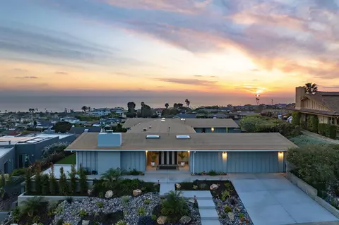 View/Area - 5502 Rutgers Rd, La Jolla, CA 92037 photo 3 of 4