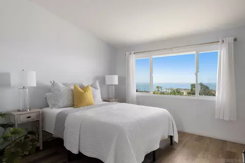 Bedroom - 5502 Rutgers Rd, La Jolla, CA 92037 photo 3 of 4