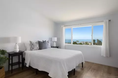 Bedroom - 5502 Rutgers Rd, La Jolla, CA 92037 photo 2 of 4