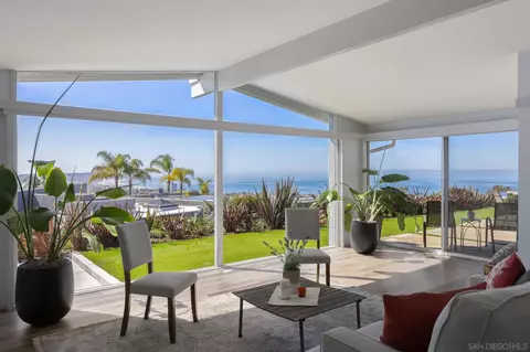 Living - 5502 Rutgers Rd, La Jolla, CA 92037 photo 1 of 2
