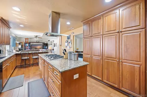 28797 Stonegate Dr, Valley Center, CA 92082 photo 4