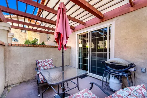Exterior - 2567 Navarra Dr #B, Carlsbad, CA 92009 photo 2 of 4