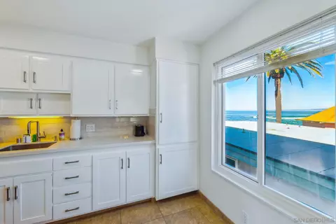 Kitchen - 457 Coast Blvd #403, La Jolla, CA 92037 photo 1 of 5