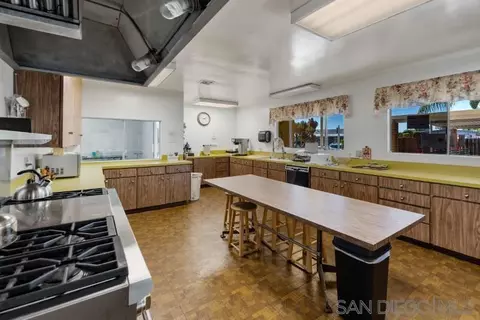 Kitchen - 2280 E Valley Pkwy #59, Escondido, CA 92027 photo 5 of 5