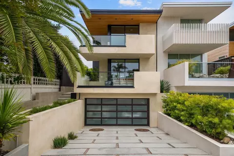 Exterior - 66 E F St, Encinitas, CA 92024 photo 2 of 5