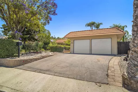Exterior - 1046 Chestnut St, Escondido, CA 92025 photo 2 of 14