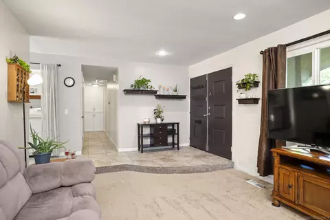 Entry Way - 1046 Chestnut St, Escondido, CA 92025 photo 1 of 1