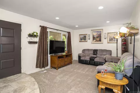 Living - 1046 Chestnut St, Escondido, CA 92025 photo 1 of 2
