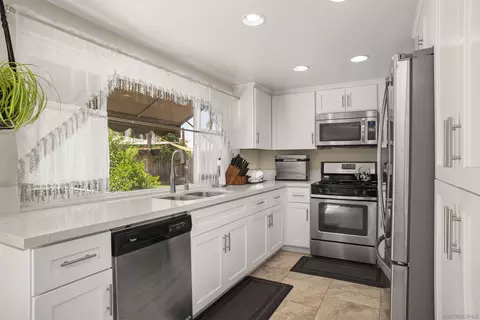 Kitchen - 1046 Chestnut St, Escondido, CA 92025 photo 1 of 2