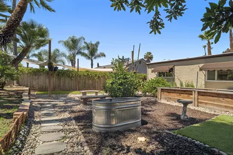 Exterior - 1046 Chestnut St, Escondido, CA 92025 photo 11 of 14