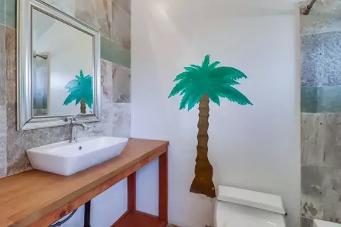 Bath - 575 E St #18, Chula Vista, CA 91910 photo 6 of 7