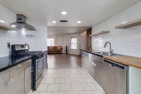Kitchen - 575 E St #18, Chula Vista, CA 91910 photo 4 of 4