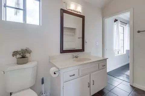 Bath - 575 E St #18, Chula Vista, CA 91910 photo 1 of 7