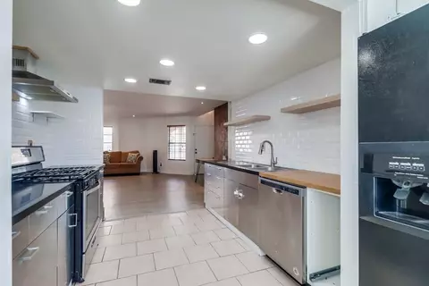 Kitchen - 575 E St #18, Chula Vista, CA 91910 photo 3 of 4