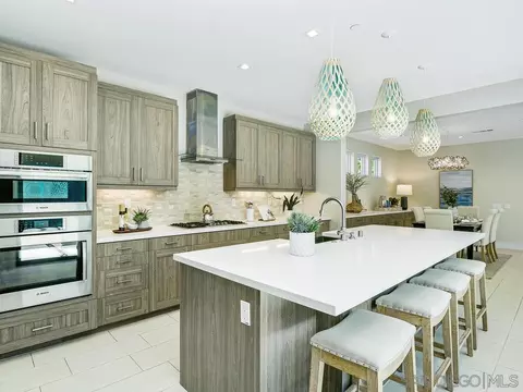 6740 Kenmar Way, San Diego, CA 92130