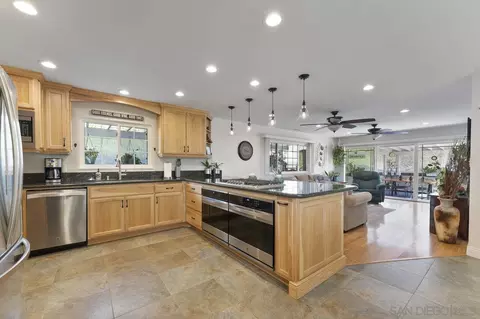 1468 Swallow Dr, El Cajon, CA 92020