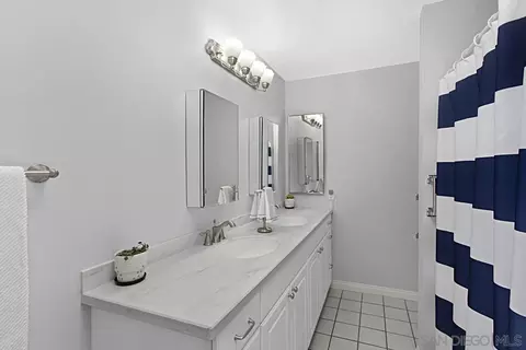 Bath - 1072 Turnstone Way, Oceanside, CA 92057 photo 2 of 2