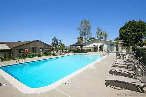 Exterior - 1072 Turnstone Way, Oceanside, CA 92057 photo 6 of 8
