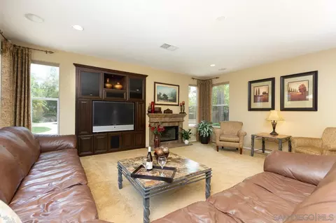 2054 Amparo Ct, Escondido, CA 92025 photo 5