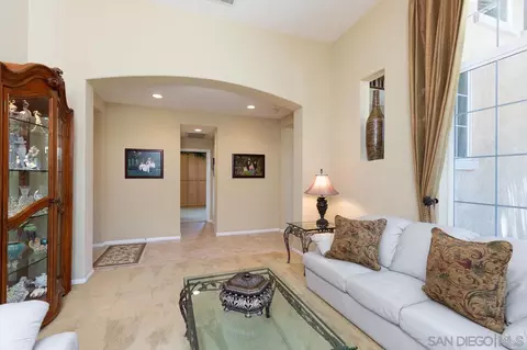 2054 Amparo Ct, Escondido, CA 92025 photo 3